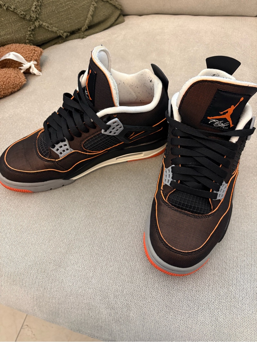 Jordan women’s Sneakers - starfish 4’s (no box)